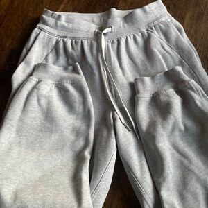 Lulemon Gray scuba joggers